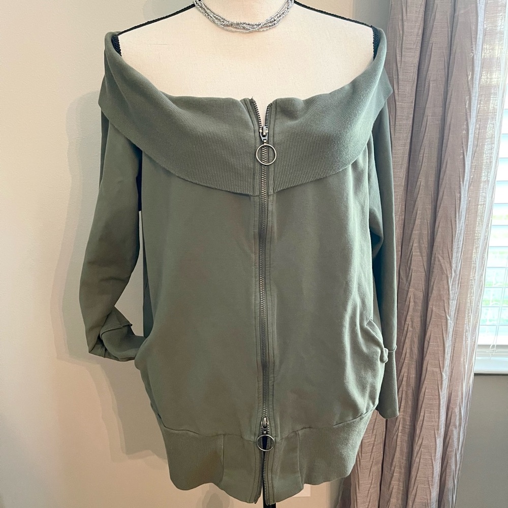 Peace Love World Off the Shoulder XL Sweatshirt